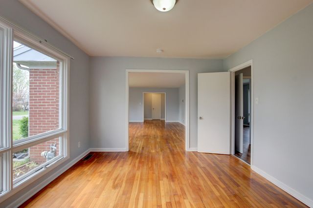 1718 Clarence Dr, Hopkinsville, KY 42240