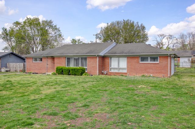 1718 Clarence Dr, Hopkinsville, KY 42240