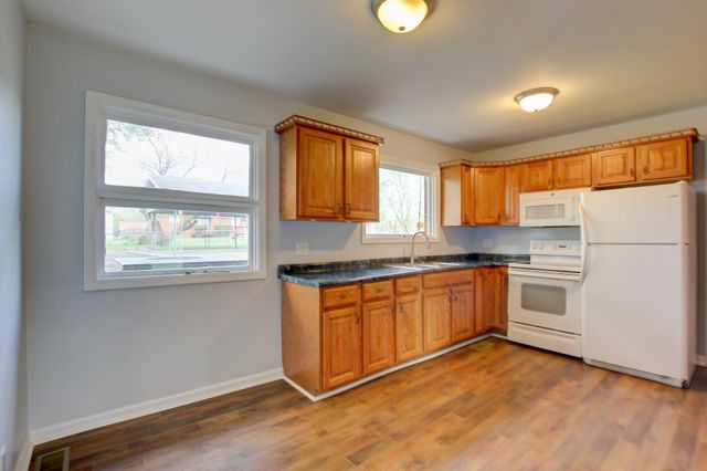 1718 Clarence Dr, Hopkinsville, KY 42240