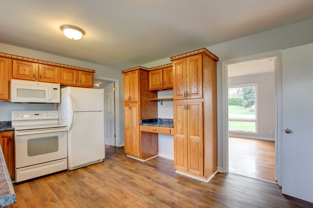 1718 Clarence Dr, Hopkinsville, KY 42240