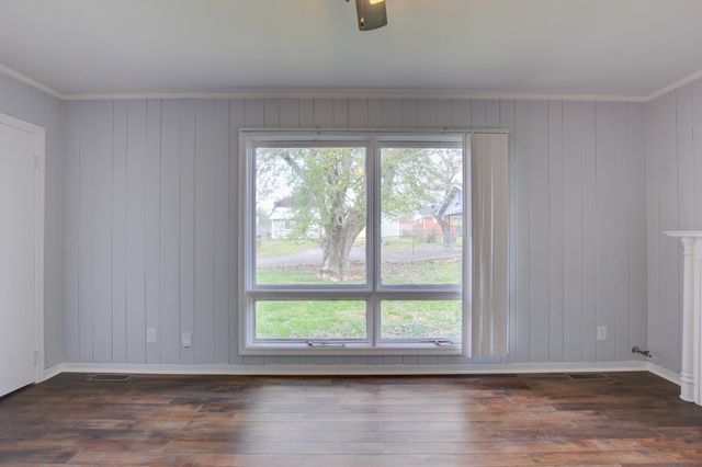 1718 Clarence Dr, Hopkinsville, KY 42240