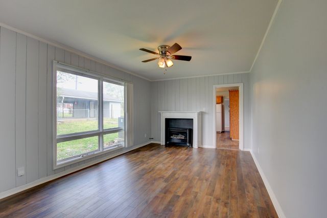 1718 Clarence Dr, Hopkinsville, KY 42240