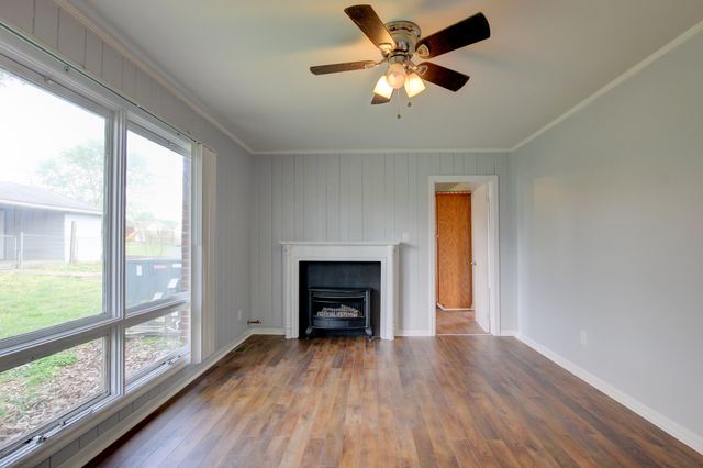 1718 Clarence Dr, Hopkinsville, KY 42240