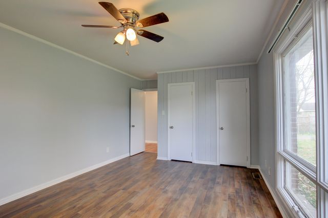 1718 Clarence Dr, Hopkinsville, KY 42240