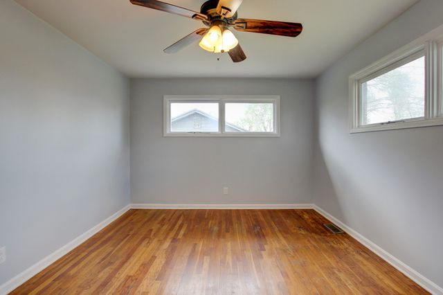 1718 Clarence Dr, Hopkinsville, KY 42240