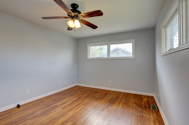 1718 Clarence Dr, Hopkinsville, KY 42240