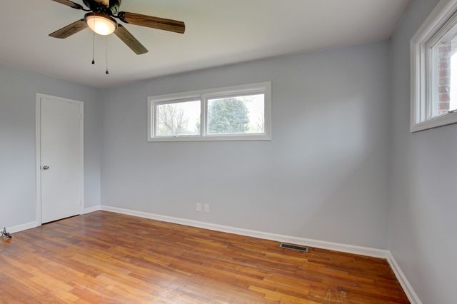 1718 Clarence Dr, Hopkinsville, KY 42240