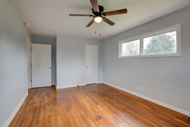 1718 Clarence Dr, Hopkinsville, KY 42240