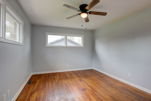 1718 Clarence Dr, Hopkinsville, KY 42240