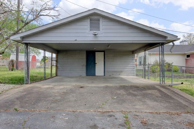 1718 Clarence Dr, Hopkinsville, KY 42240