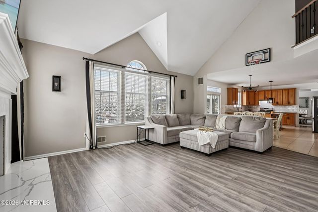 9 Winners Circle, Manalapan, NJ 07726