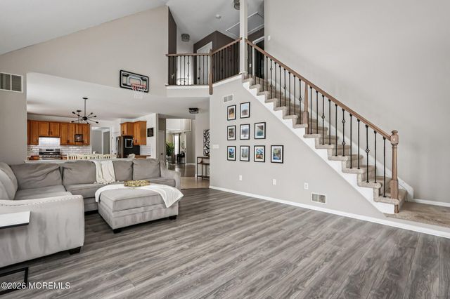 9 Winners Circle, Manalapan, NJ 07726