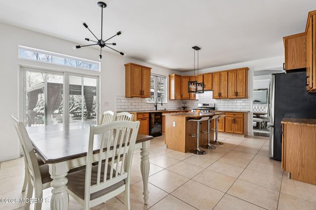 9 Winners Circle, Manalapan, NJ 07726