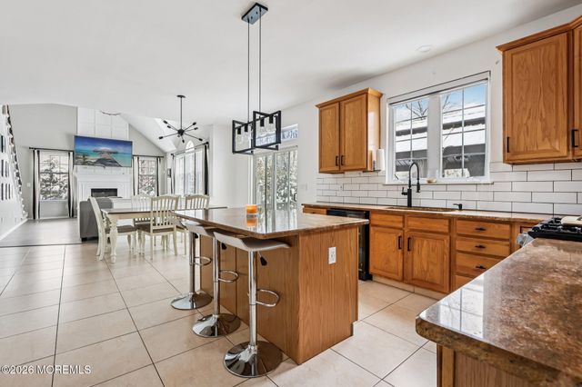 9 Winners Circle, Manalapan, NJ 07726