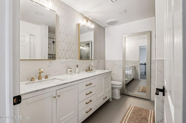 9 Winners Circle, Manalapan, NJ 07726