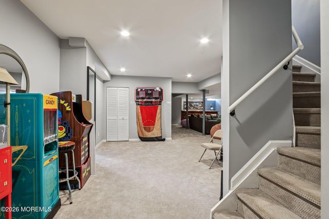 9 Winners Circle, Manalapan, NJ 07726