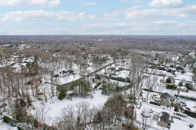 9 Winners Circle, Manalapan, NJ 07726