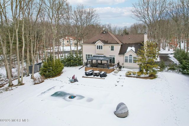 9 Winners Circle, Manalapan, NJ 07726