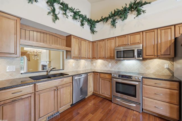 1368 Rock Valley Drive, Rochester, MI 48307