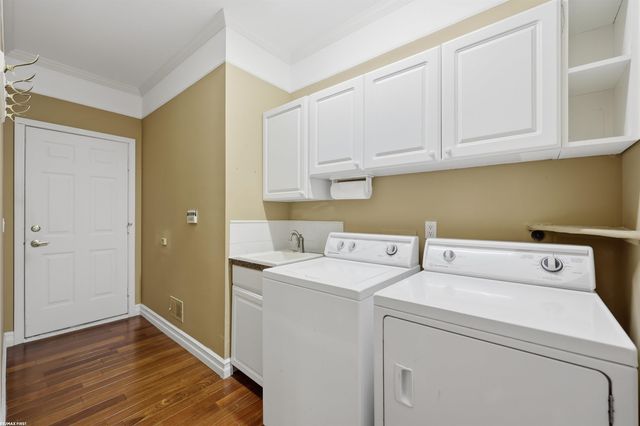 1368 Rock Valley Drive, Rochester, MI 48307