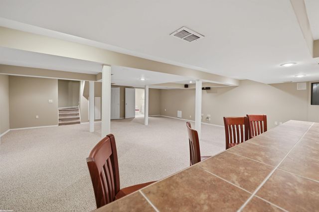 1368 Rock Valley Drive, Rochester, MI 48307