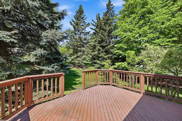 1368 Rock Valley Drive, Rochester, MI 48307
