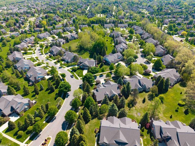 1368 Rock Valley Drive, Rochester, MI 48307