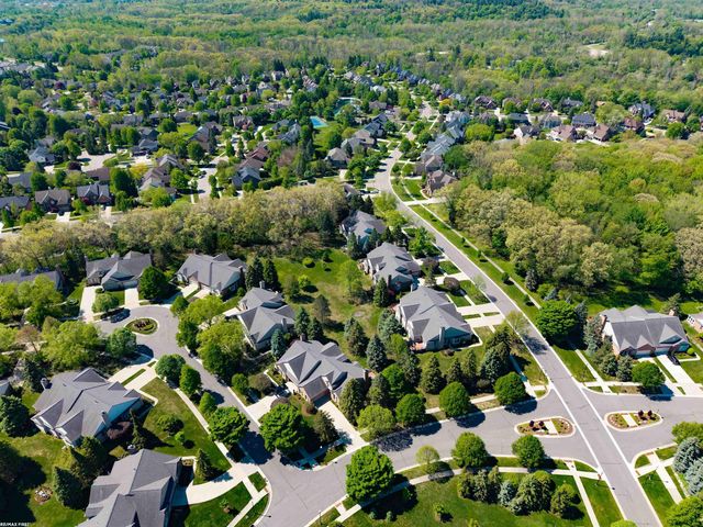 1368 Rock Valley Drive, Rochester, MI 48307