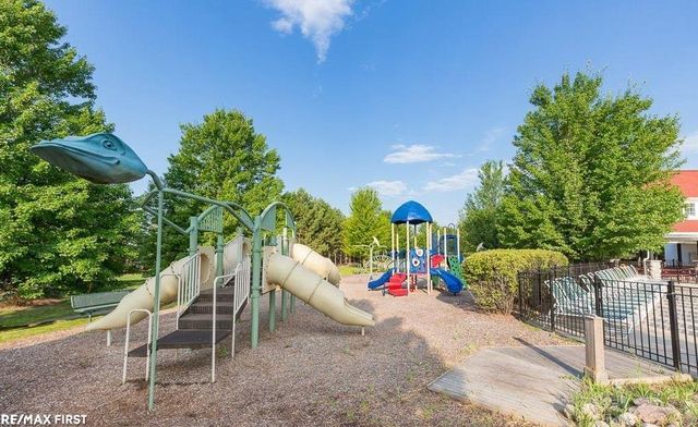 1368 Rock Valley Drive, Rochester, MI 48307