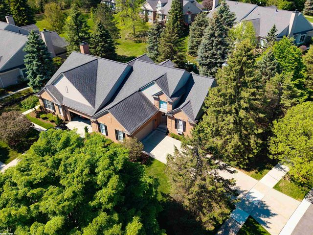 1368 Rock Valley Drive, Rochester, MI 48307