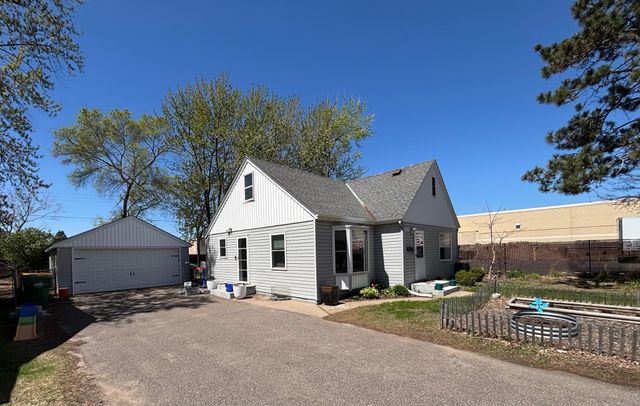 5413 Hampshire Avenue N, Crystal, MN 55428