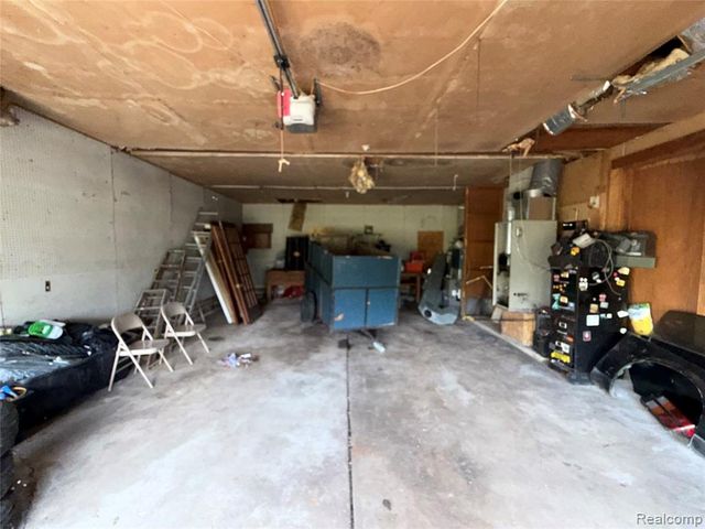 1387 W Princeton Avenue, Flint, MI 48505