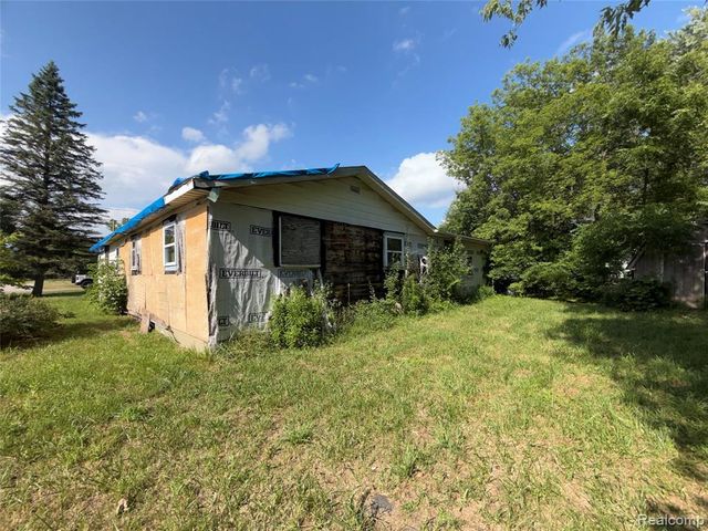 1387 W Princeton Avenue, Flint, MI 48505