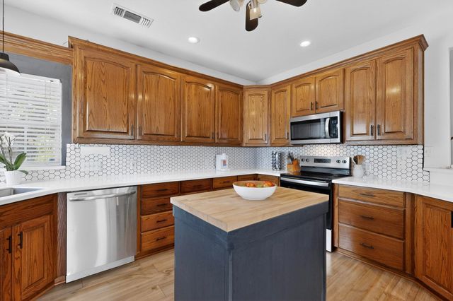 406 N Meigs Street, St Jo, TX 76265