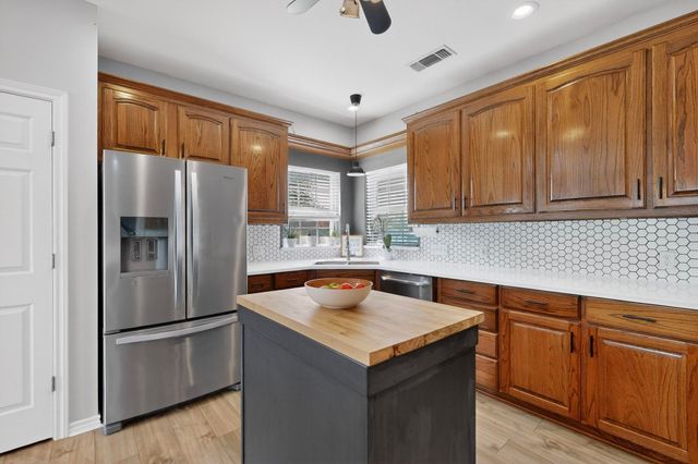 406 N Meigs Street, St Jo, TX 76265
