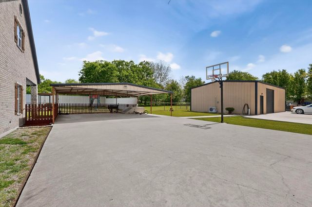 406 N Meigs Street, St Jo, TX 76265