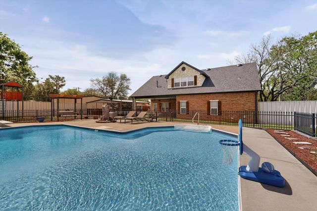 406 N Meigs Street, St Jo, TX 76265