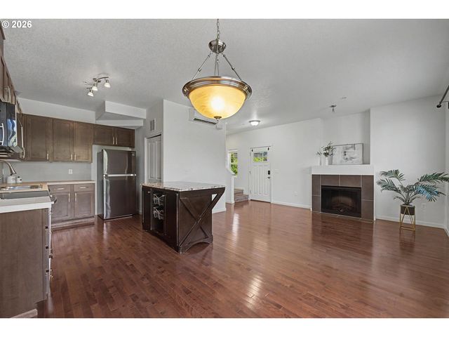 545 Nw LOST SPRINGS Ter 106, Portland, OR 97229