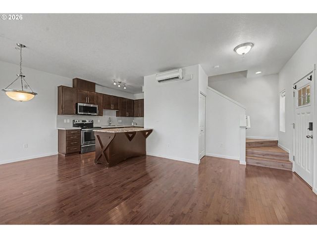 545 Nw LOST SPRINGS Ter 106, Portland, OR 97229