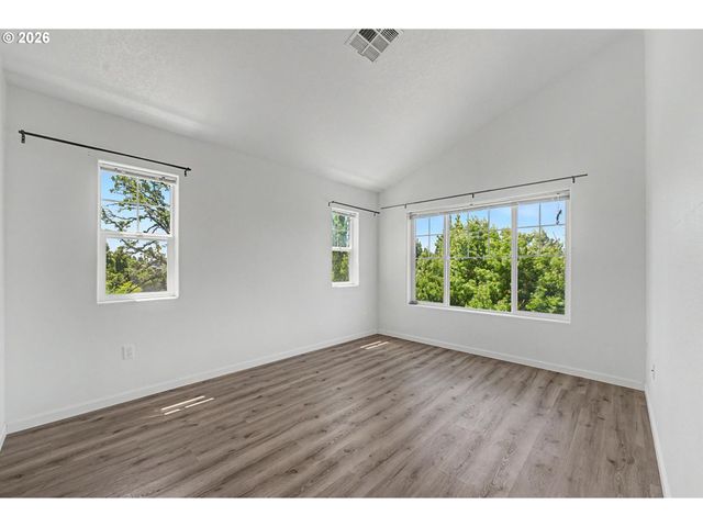 545 Nw LOST SPRINGS Ter 106, Portland, OR 97229