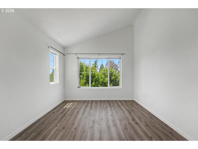 545 Nw LOST SPRINGS Ter 106, Portland, OR 97229
