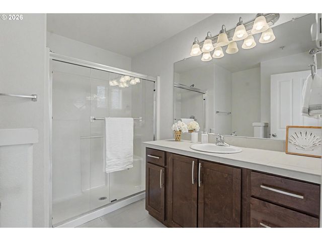 545 Nw LOST SPRINGS Ter 106, Portland, OR 97229