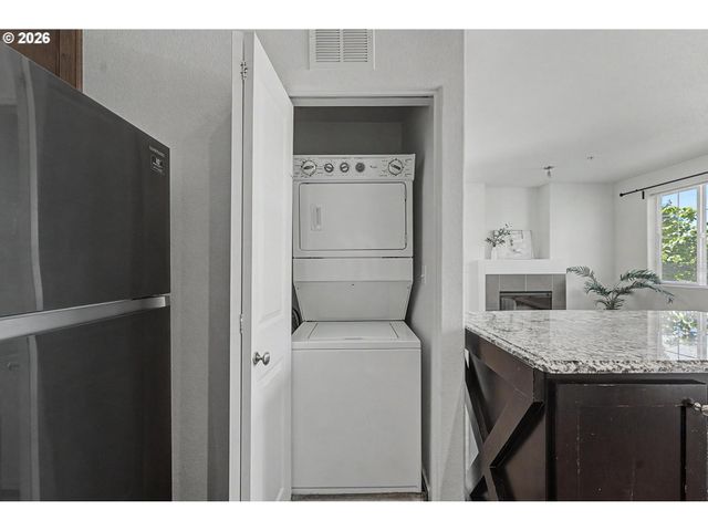 545 Nw LOST SPRINGS Ter 106, Portland, OR 97229