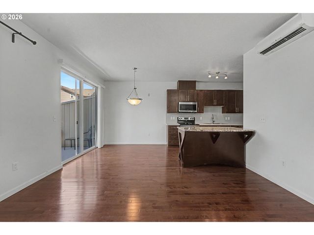 545 Nw LOST SPRINGS Ter 106, Portland, OR 97229