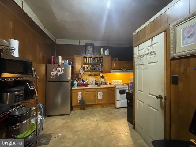 1811 RIVER AVE, Camden, NJ 08105