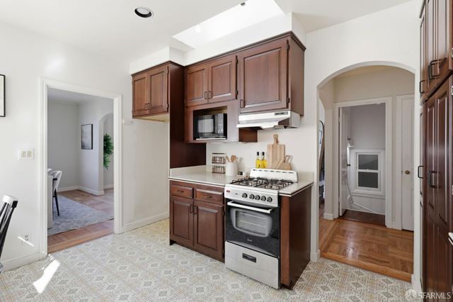 2050 16th Avenue, San Francisco, CA 94116