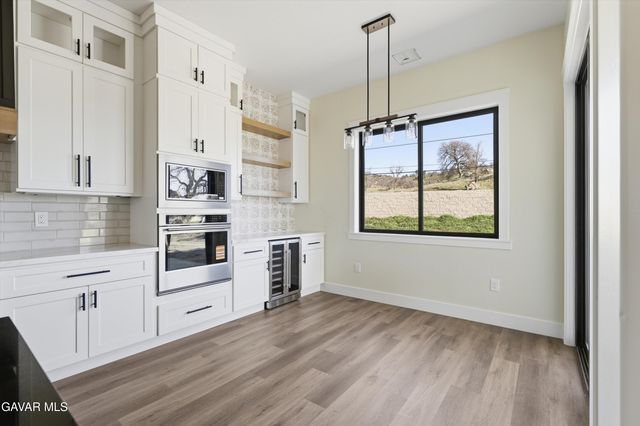 28901 Birkdale Court, Stallion Springs, CA 93561