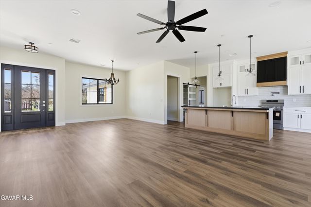 28901 Birkdale Court, Stallion Springs, CA 93561