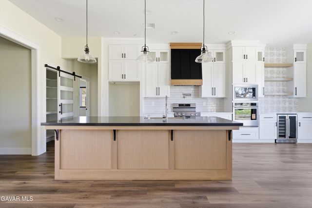 28901 Birkdale Court, Stallion Springs, CA 93561