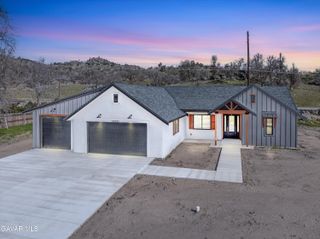 28901 Birkdale Court, Stallion Springs, CA 93561